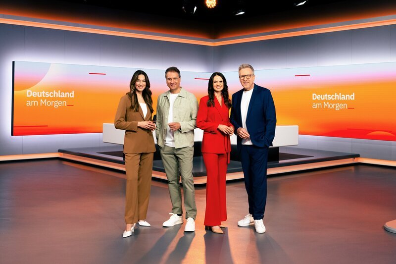 V.l.: Sabrina Ilski, Jörg. Boecker, Sibylle Scharr und Jan Malte Andresen – Bild: RTL /​ Annette Etges