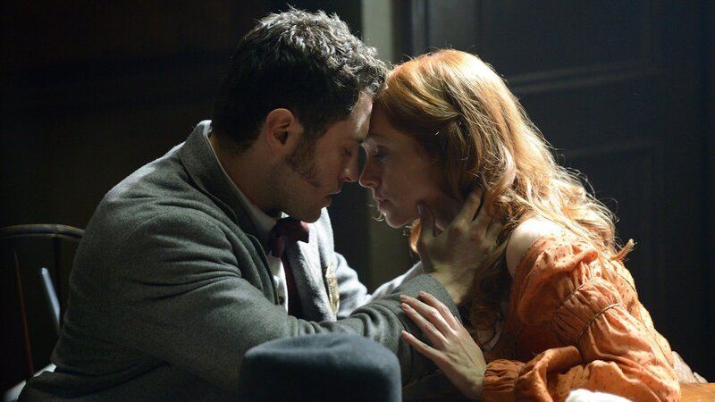 l-r: Detective Francis Maguire (Kevin Ryan), Teresa Trembley (Lindy Booth) – Bild: CINEFLIX MEDIA INC