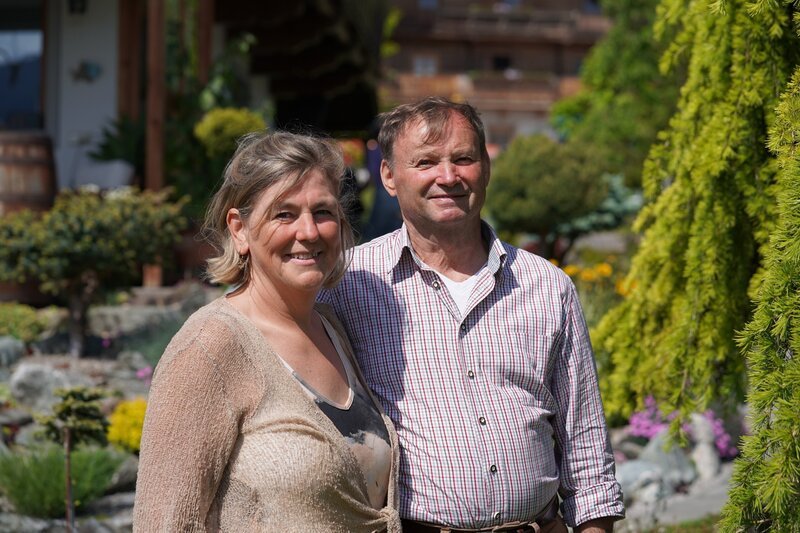 Der Garten von Christine und Josef Riedmann in Westendorf in Tirol. – Bild: Leopold Mayrhofer/​Natur im Garten