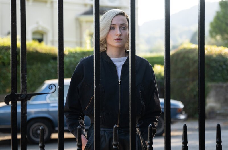 Joan Hannington (Sophie Turner). – Bild: WDR/​Snowed In Productions/​All3Media International