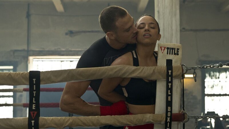 l-r: Jax Deneris (Matthew Noszka ), Sienna Lane (Kiana Madeira) – Bild: CH Media