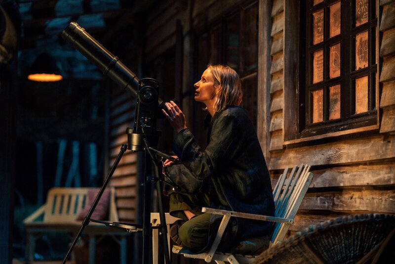 Iris (Niamh Algar) – Bild: Matteo Graia /​ Sky Studios /​ Sky UK