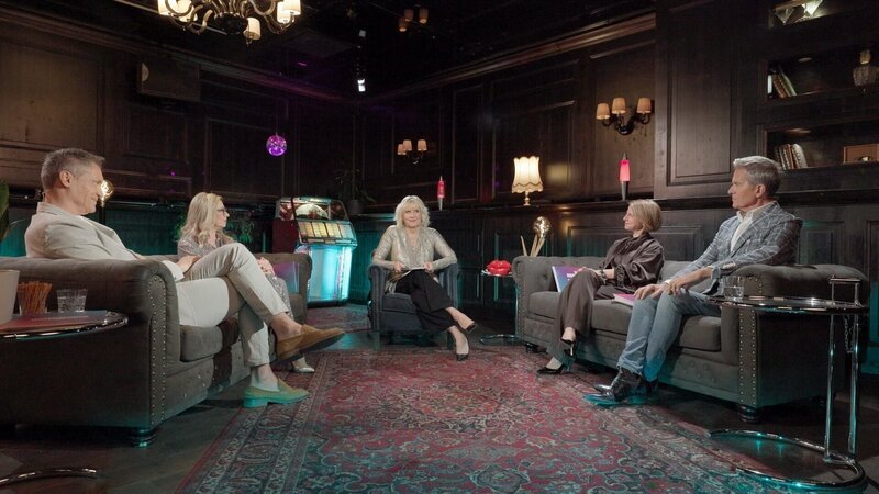 v.li.: Armin Assinger, Christa Kummer, Lizzi Engstler, Kristina Sprenger, Alfons Haider. – Bild: ORF III /​ ORF