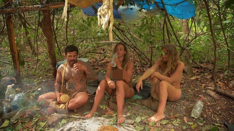 L-R: Justin, Candice und Rachel in der Unterkunft – Bild: Warner Bros. Discovery
