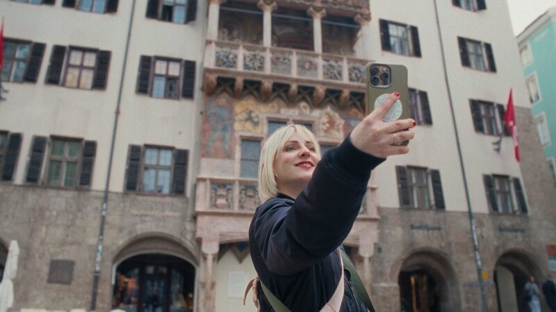 Bianca-Maria Braunshofer in Innsbruck. – Bild: ORF/​Neulandfilm