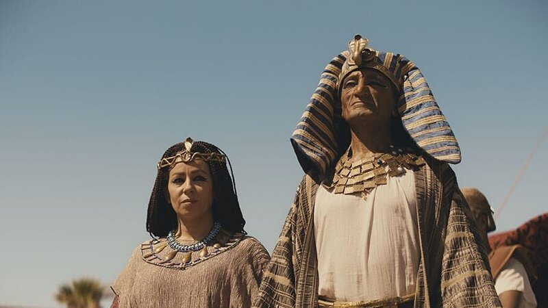 Nachgestellte Szene: Merenptah, Sohn von Ramses II und seine Frau – Bild: RTL