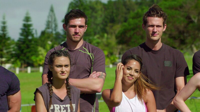 L-R: Julia, Cam, Mikala, Cameron – Bild: ViacomCBS