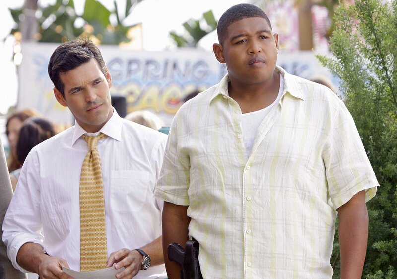 Det. Jesse Cardoza (Eddie Cibrian, l.); Walter Simmons (Omar Miller, r.) – Bild: RTL