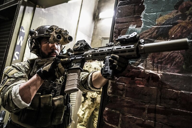 Pictured: Ray Perry (Neil Brown Jr.) – Bild: CBS Broadcasting, Inc. /​ Erik Voake