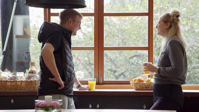 Russel (l.); Beth (r.) – Bild: NINE NETWORK AUSTRALIA