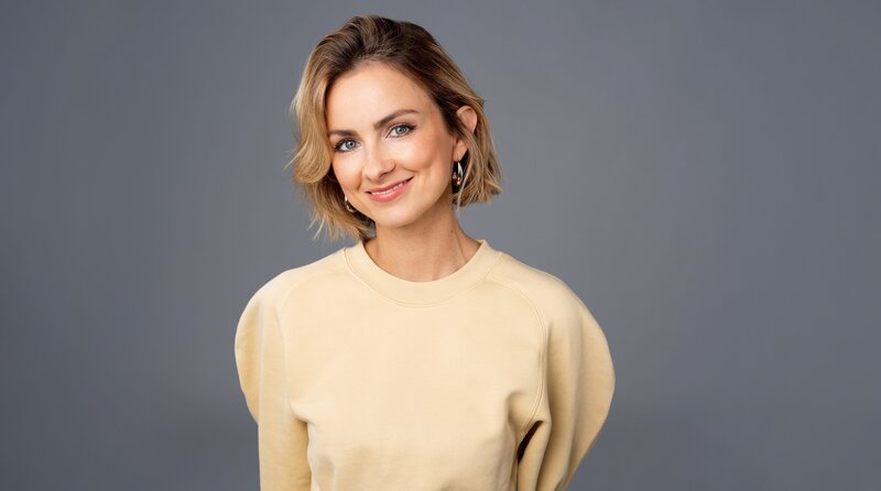 Viktoria Merkulova – Moderatorin „ECHT“ – Bild: WDR /​ Annika Fußwinkel /​ WDR Kommunikation/​Redaktion Bild
