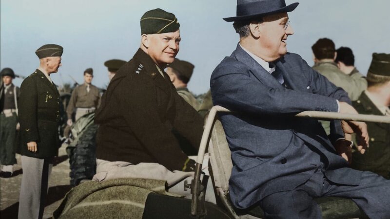 Dezember 1943: General Eisenhower und Franklin D. Roosevelt nach der Landung der Alliierten auf Sizilien. – Bild: NARA/​ CC& C