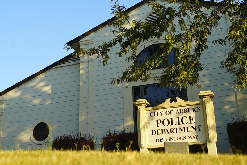 Exterior of Aubrun Police Department. – Bild: Discovery Communications, LLC.