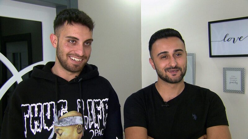 Auch Servet (li.) und Ali wollen beim Ausflug dabei sein – Bild: RTL Zwei