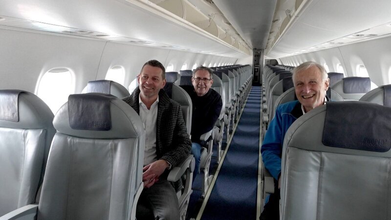  von links: Thomas Krutzler (CEO Peoples Gruppe). Markus Kopf (Eigentümer Peoples Gruppe), Roland Müller (Foundation for Aviation Competence, Rechtsanwalt, Fluglehrer) – Bild: ORF/​Landesstudio Vorarlberg
