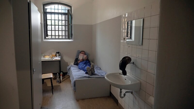 Schwarzfahrer büßt seine Geldstrafe im Gefängnis ab – Bild: rbb/​Henno Osberghaus /​ rbb Presse & Information