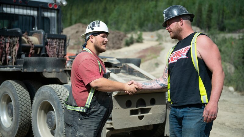 Mike Beets and Rick Ness shaking hands – Bild: Discovery Communications, LLC
