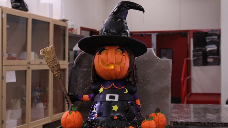 The finished Cute Halloween Witch cake. – Bild: Discovery Communications