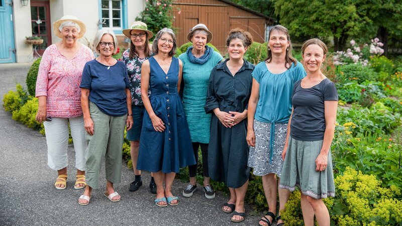 Hinter den Hecken Gartenpfad Osterfingen SH Staffel 6 Folge 8 Osterfinger Gärtnerinnen 2023 – Bild: SRF