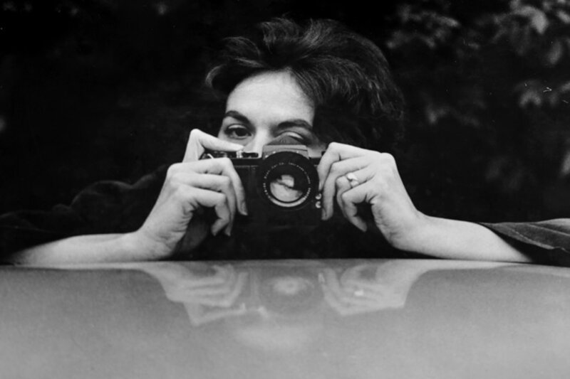 Porträt von Claudia Andujar. – Bild: SRF/​PS Film GmbH und Lichtblick Film- und Fernsehproduktion GmbH