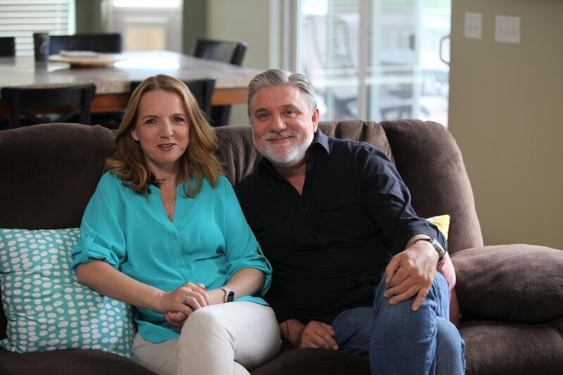 L-R: Claire Headley und Mike Rinder. – Bild: RTL