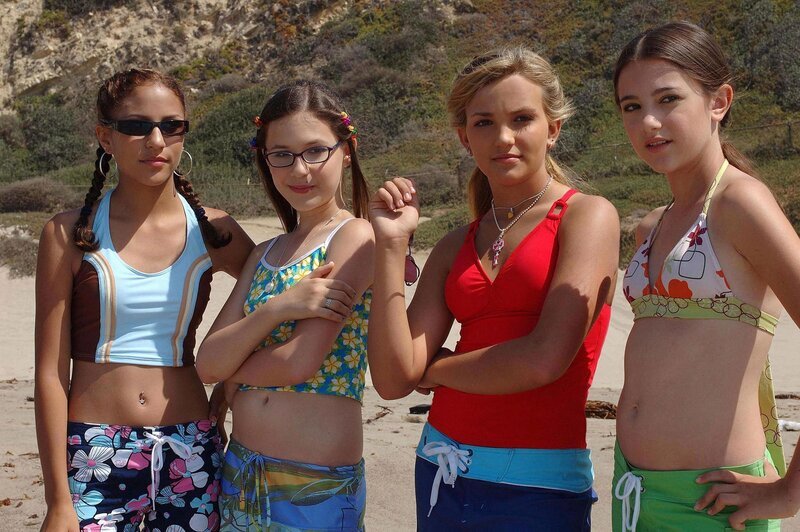 Zoey 101 „Kamera ab!“. Im Bild: Kristina Herrera (Dana Cruz), Erin Sanders (Quinn), Jamie Lynn Spears (Zoey Brooks), Alexa Nikolas (Nicole Bristow). – Bild: ZigZap