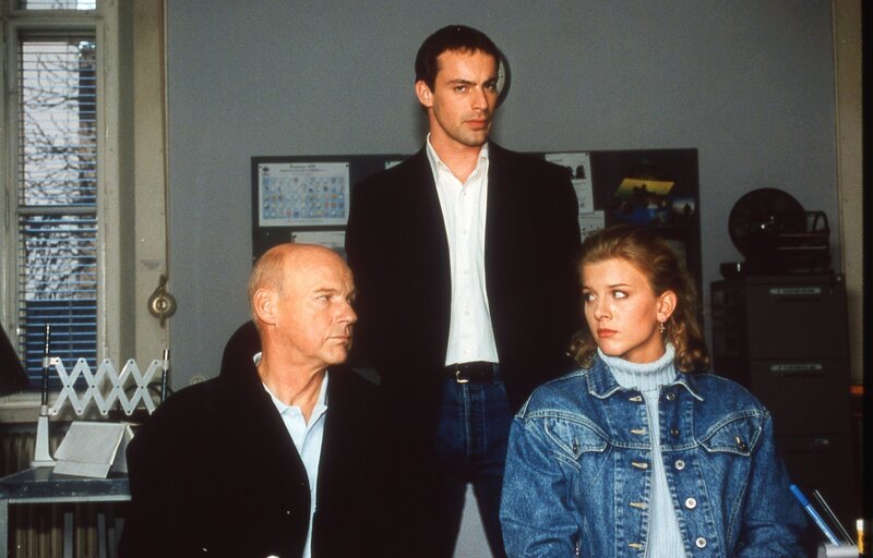 (v.li.): Dietrich Hollinderbäumer (Stefan Klein), Gedeon Burkhard (Alexander Brandtner), Eva Habermann (Karin Klein). – Bild: ORF