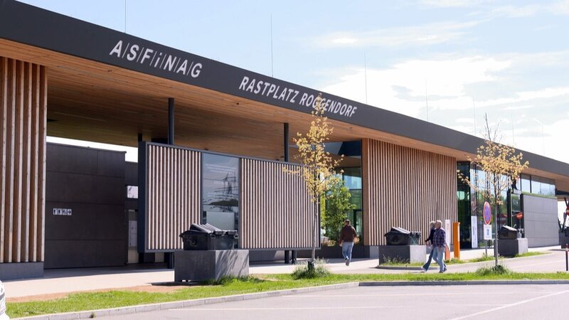 Asfinag Rastplatz Roggendorf. – Bild: ORF/PAMMER FILM Asfinag Rastplatz Roggendorf. – Bild: ORF/PAMMER FILM
