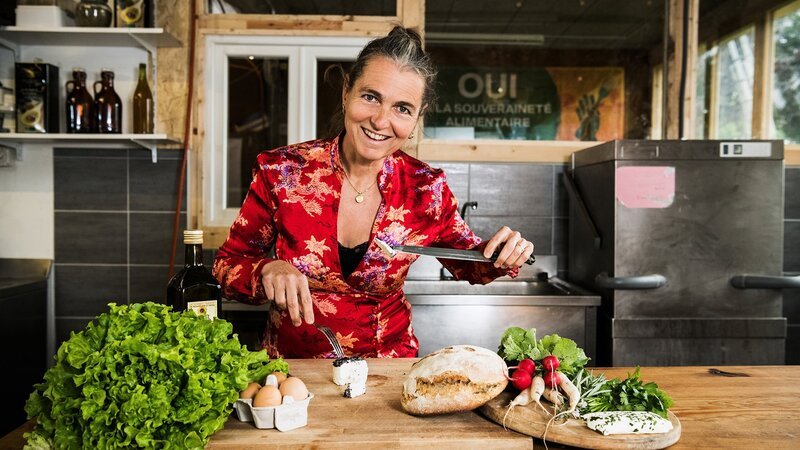 Eusi Landchuchi Staffel 4 2019 Sandrine Ischi – Bild: SRF/​Marion Nitsch