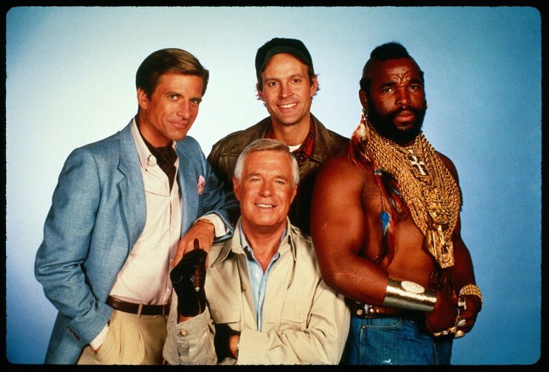L-R: Dirk Benedict als Templeton ‚Faceman‘ Peck, Dwight Schultz als ‚Howling Mad‘ Murdock, Mr. T als B.A. Baracus, Mitte vorne: George Peppard als John ‚Hannibal‘ Smith. – Bild: TVP