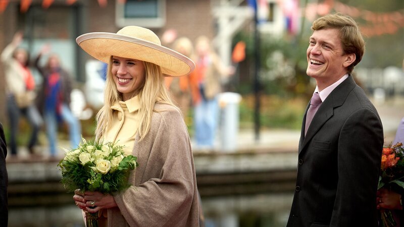 Máxima (Delfina Chaves) und Willem-Alexander (Martijn Lakemeier) – Bild: RTL /​ Millstreet Films /​ Kinder und Karriere