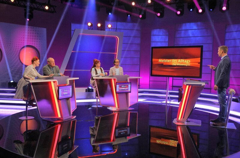 v.li.: Enie van de Meiklokjes, Bodo Bach, Alice Hoffmann, Christoph Sonntag und Florian Weber. – Bild: SWR/​Peter A. Schmidt