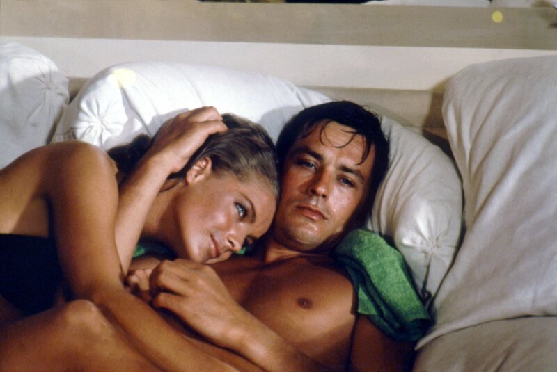 Alain Delon und Romy Schneider am Set von „La Piscine“ (Der Swimmingpool). – Bild: NEWEN/​Sunset Boulevard/​Corbis via Getty Images