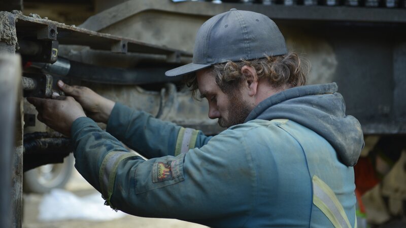 Carl Rosk fixing the 700. – Bild: Discovery Communications, LLC