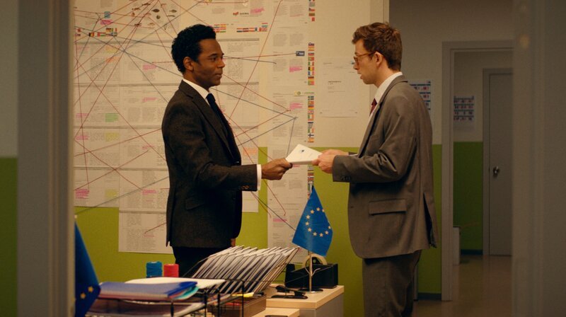 Eamon (William Nadylan, l.) und Samy (Xavier Lacaille). – Bild: WDR/​Jo Voets