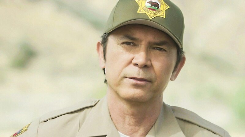 Lou Diamond Phillips als Sheriff Clifford Mason – Bild: The Movie Database (TMDb)