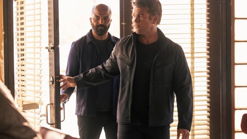 L-R: Bernard Lowe (Jeffrey Wright), Ashley Stubbs (Luke Hemsworth) – Bild: Sky Channel