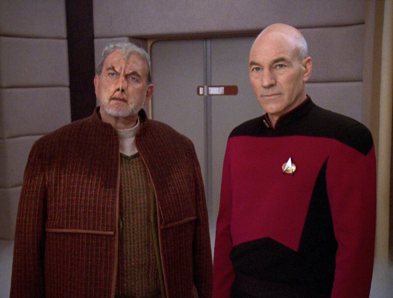 Second from the left: Captain Jean-Luc Picard ( Patrick Stewart) – Bild: SYFY Photocredit Mandatory, Editorial Use Only, NO archive, NO Resale