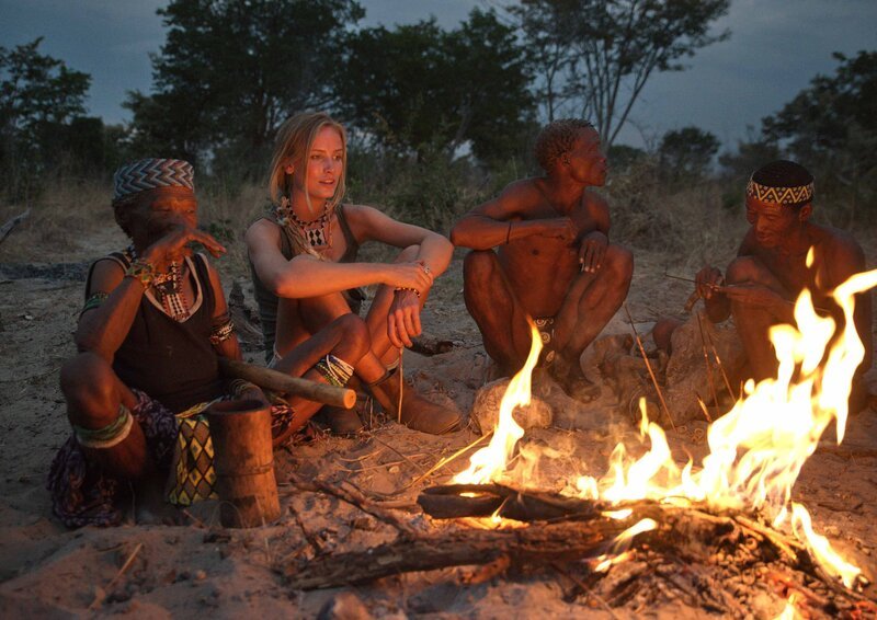 Das Lagerfeuer im Jagdcamp ist wichtig – im Winter können die Nächte empfindlich kalt werden. – Bild: Terra Mater+ Harald Pokieser