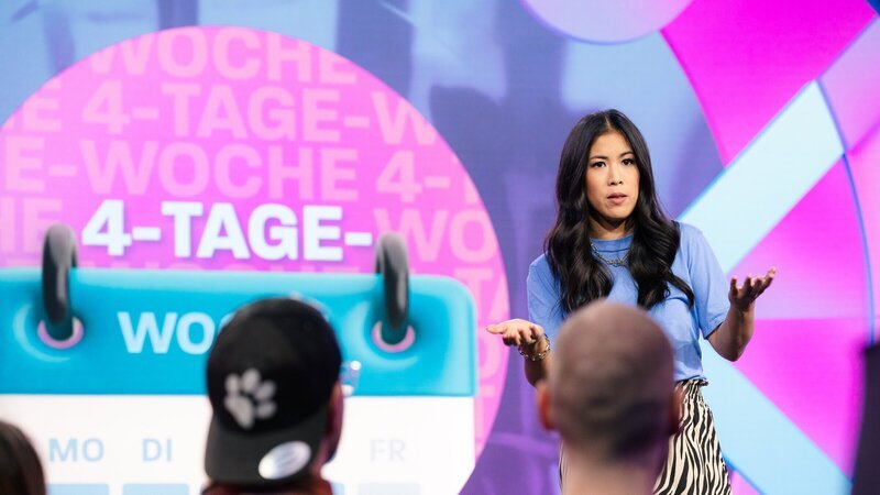 „MAITHINK X“ arbeitet auch sonntags und geht der Frage auf den Grund: Ist die 4-Tage-Woche ein sinnvolles Arbeitsmodell für die Zukunft? – Bild: ZDF