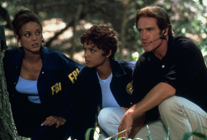 (v.l.n.r.) Kathryn Wately (Eva La Rue); Amanda Bentley-Livingston (Victoria Rowell); Steve Sloan (Barry Van Dyke) – Bild: Sat.1 Gold
