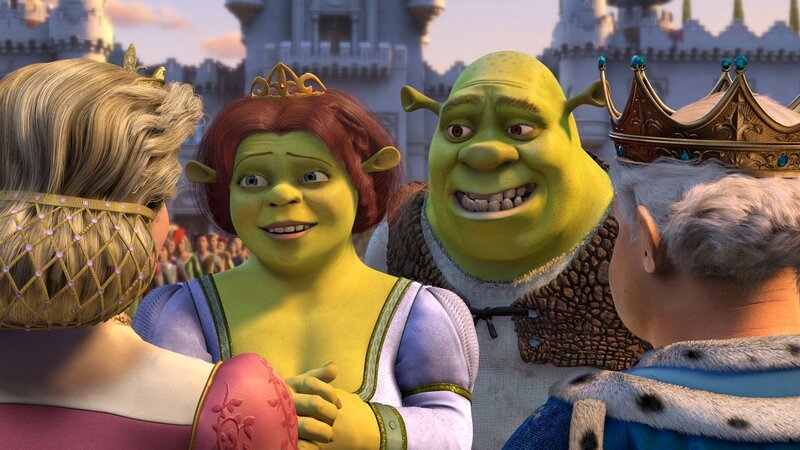 Nach ihrer Hochzeit geht’s für Shrek, r. und Fiona, l. erst mal zum Antrittbesuch zu Fionas Eltern ins Königreich „Far Far Away“. Diese jedoch haben sich den tollkühnen Traumprinzen ihrer Tochter aber eigentlich ganz anders vorgestellt … – Bild: ProSiebenSat.1 Media SE