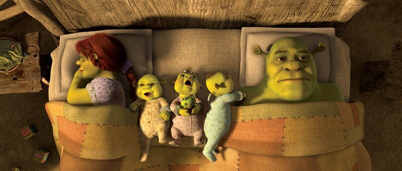 Fiona und Shrek mit ihren Babys. – Bild: DreamWorks Animation LLC