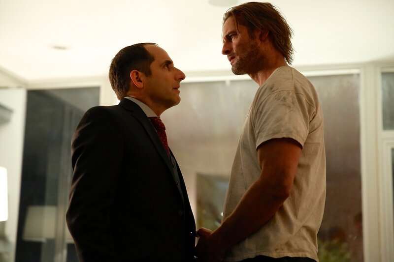 COLONY -- „Pilot“ Episode 101 -- Pictured: (l-r) -- (Photo by: Greg Gayne/​USA Network) – Bild: OPTN