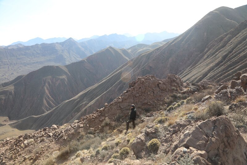 Eine bislang unbekannte über 4.000 Jahre alte Stadt stellt die Forscher vor ein Rätsel. Muss die Geschichte Chinas umgeschrieben werden? Dr. Allan Maca und sein Team suchen nach Antworten – Bild: Rachel Vaknin /​ National Geographic/​Rachel Vaknin /​ National Geographic