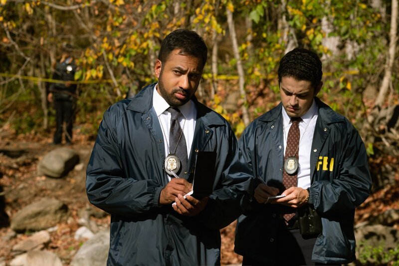 Shaan Tripathi (Kal Penn, l.); Tomas Esquivel (Lucca De Oliveira, r.) – Bild: CBS Broadcasting Inc. All Rights Reserved /​ Brooke Palmer