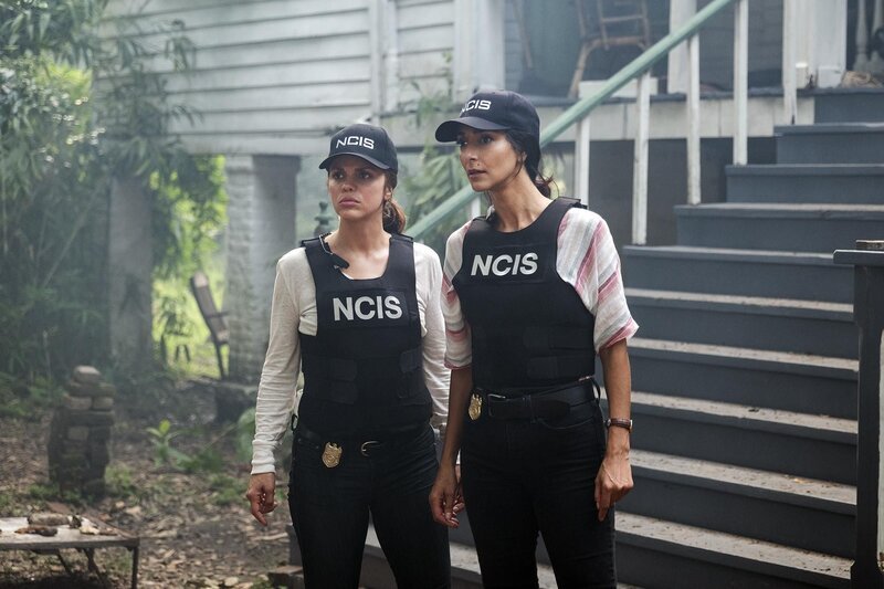 FBI Special Agent Tammy Gregorio (Vanessa Ferlito, l.); Special Agent Hannah Khoury (Necar Zadegan, r.) – Bild: CBS Broadcasting Inc. /​ Sam Lothridge