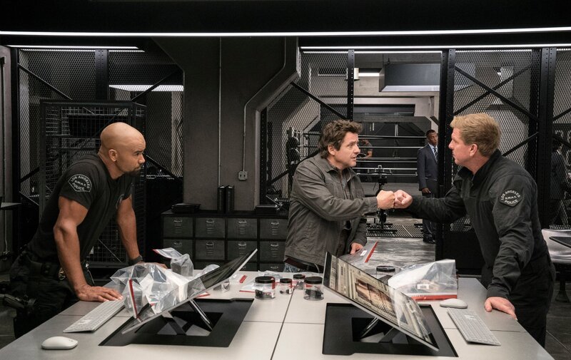 On the left: Shemar Moore as Daniel ‚Hondo‘ Harrelson. On the right: Kenny Johnson as Dominique Luca. – Bild: TV24 /​ CBS Broadcasting, Inc. All Rights Reserved/​Bill Inoshita