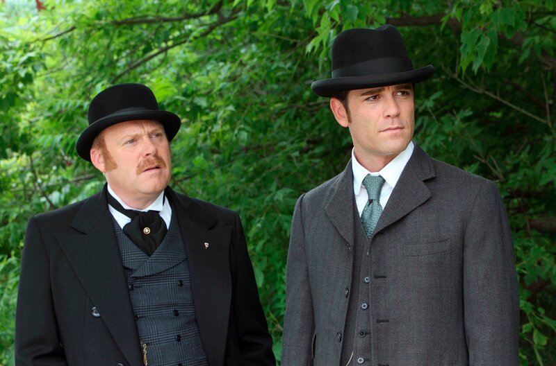 Thomas Craig, Yannick Bisson – Bild: WDR/​ITV Studios