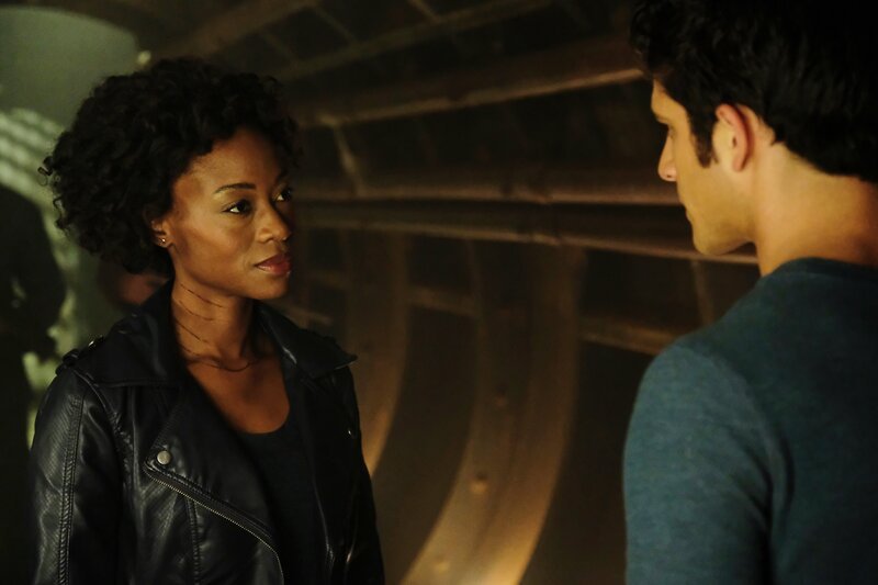 Tamora Monroe (Sibongile Mlambo) und Scott McCall (Tyler Posey) – Bild: RTL